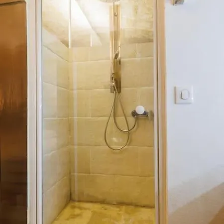 N Sublime Avec Sauna Dans Le 17e * Paris